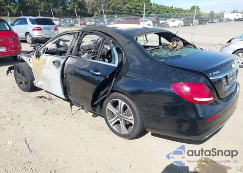 2020 Mercedes-Benz E 350 z USA, uszkodzony, nr VIN W1KZF8DB2LA839278